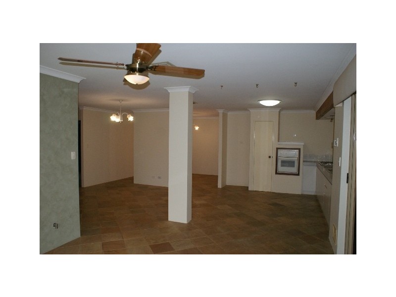 8 Cork Place, Warnbro WA 6169