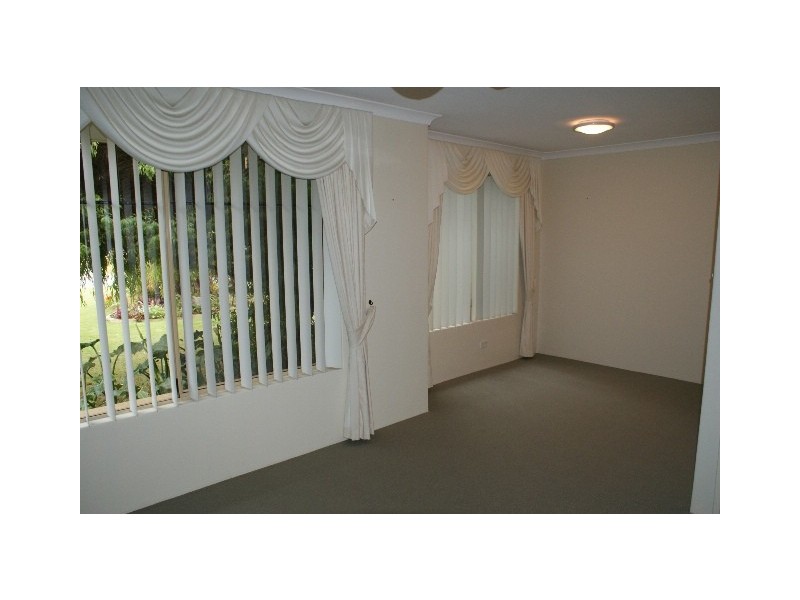 8 Cork Place, Warnbro WA 6169