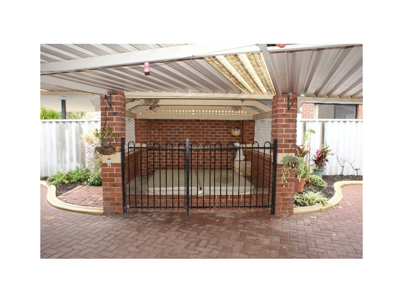 8 Cork Place, Warnbro WA 6169