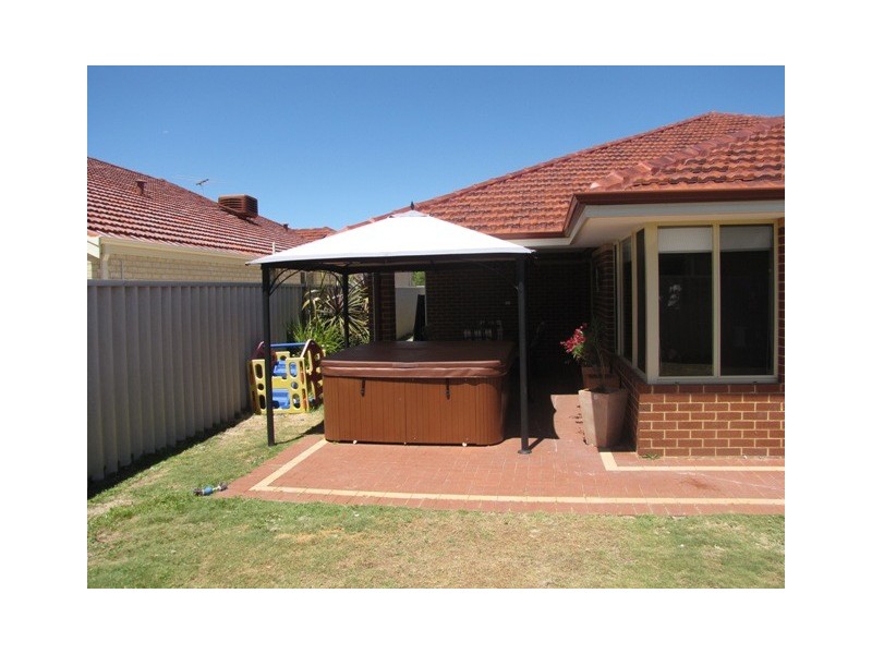 52 Hennessy Way, Rockingham WA 6168