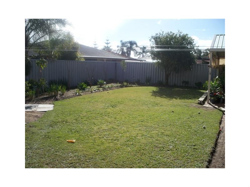 5 Silkhurst Crescent, Warnbro WA 6169