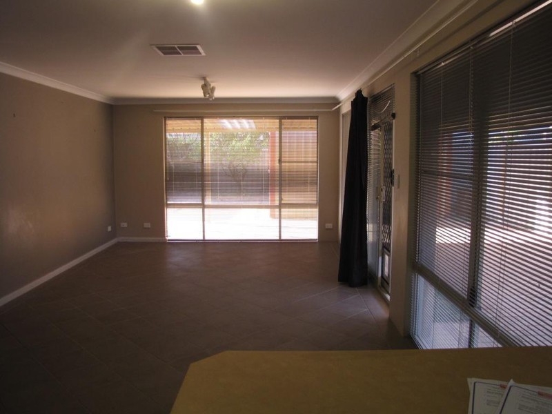 16 Garonne Turn, Port Kennedy WA 6172