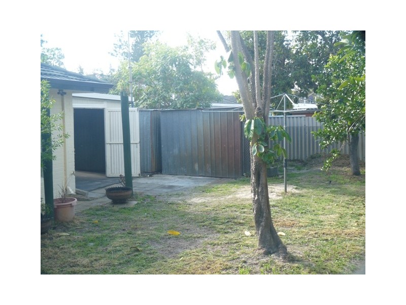 52 Amanda Drive, Camillo WA 6111