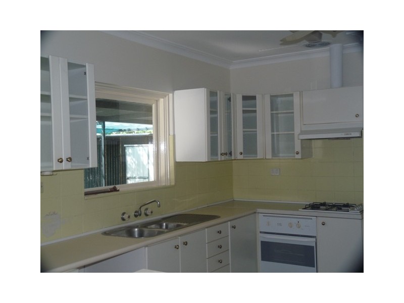 52 Amanda Drive, Camillo WA 6111