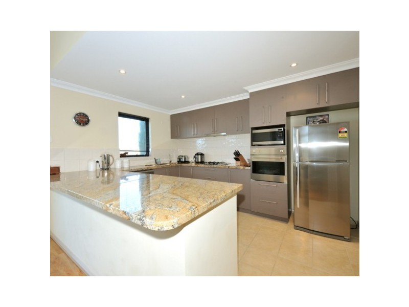 21/2 The Pass, Dawesville WA 6211