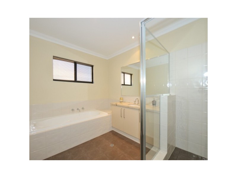 21/2 The Pass, Dawesville WA 6211