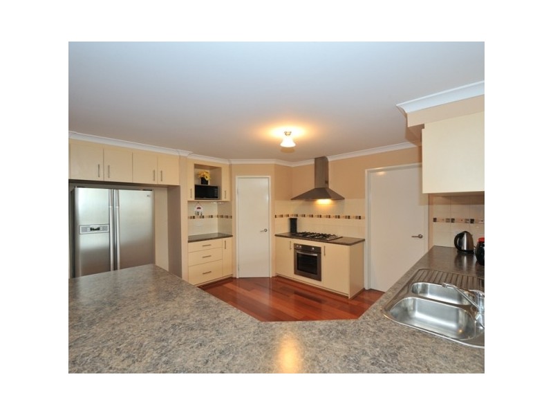 36 Whitemoss Turn, Waikiki WA 6169