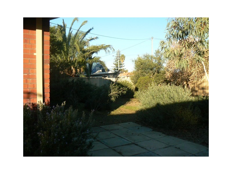 50 Cygnus St, Rockingham WA 6168