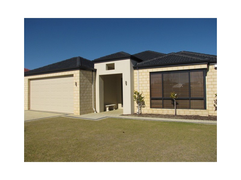 8 Oceanrunner Bvd, Shoalwater WA 6169