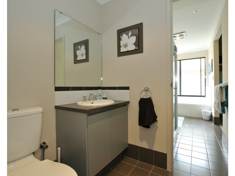 8 Oceanrunner Bvd, Shoalwater WA 6169