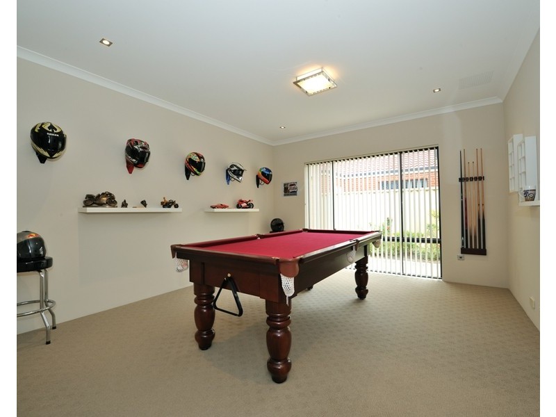 8 Oceanrunner Bvd, Shoalwater WA 6169