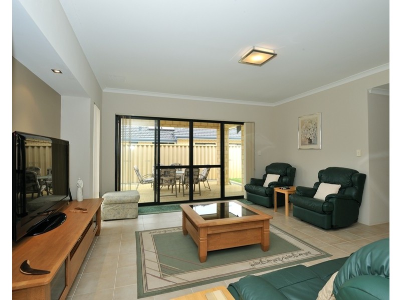 8 Oceanrunner Bvd, Shoalwater WA 6169