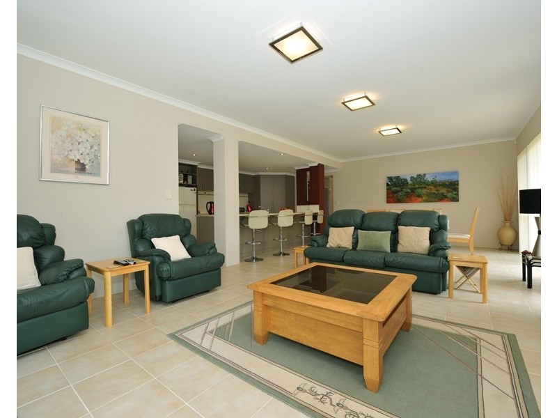 8 Oceanrunner Bvd, Shoalwater WA 6169