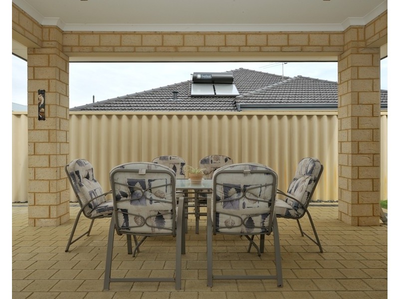 8 Oceanrunner Bvd, Shoalwater WA 6169