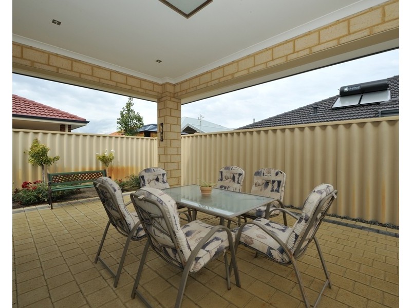 8 Oceanrunner Bvd, Shoalwater WA 6169