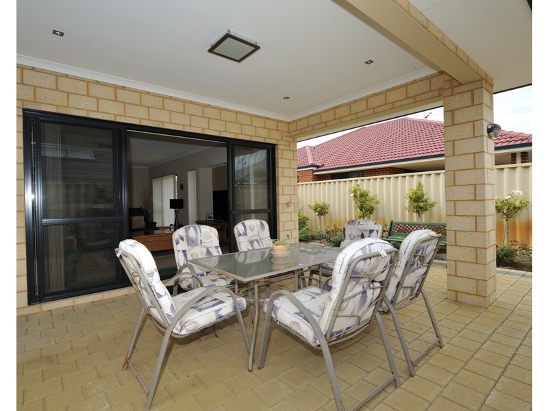 8 Oceanrunner Bvd, Shoalwater WA 6169