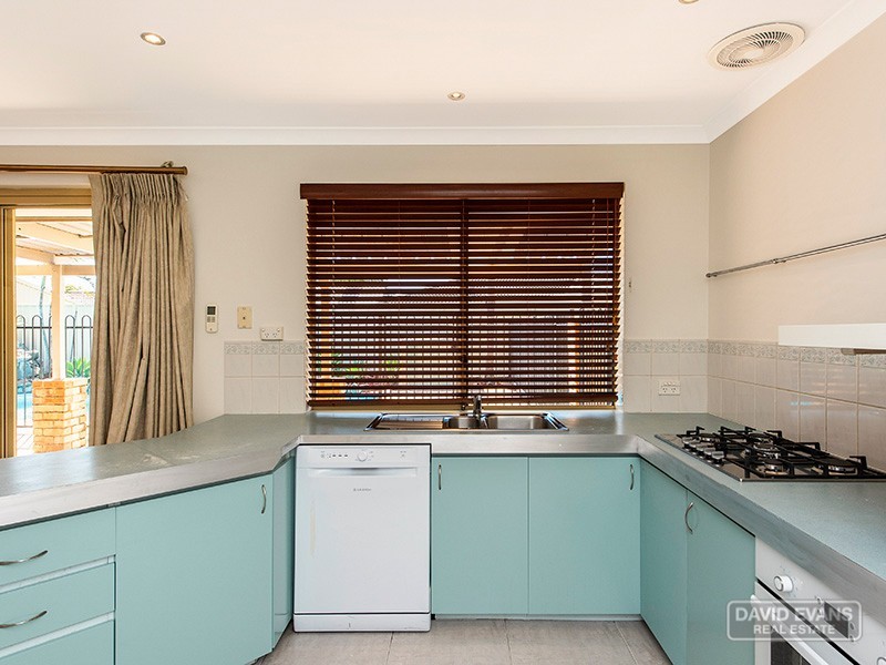 27 Fairview Drive, Waikiki WA 6169