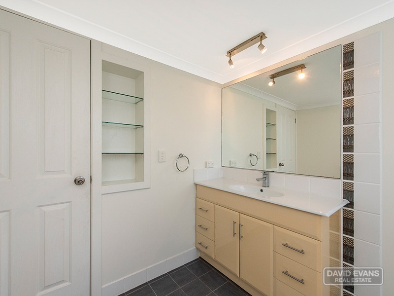 27 Fairview Drive, Waikiki WA 6169