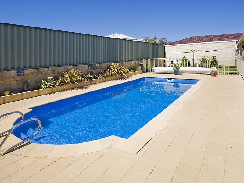 24 Tangier Parkway, Port Kennedy WA 6172