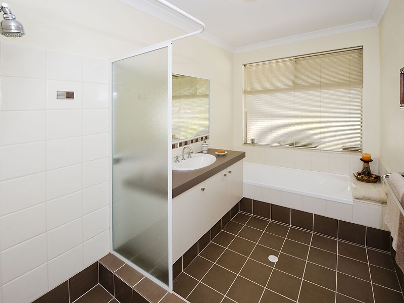 24 Tangier Parkway, Port Kennedy WA 6172