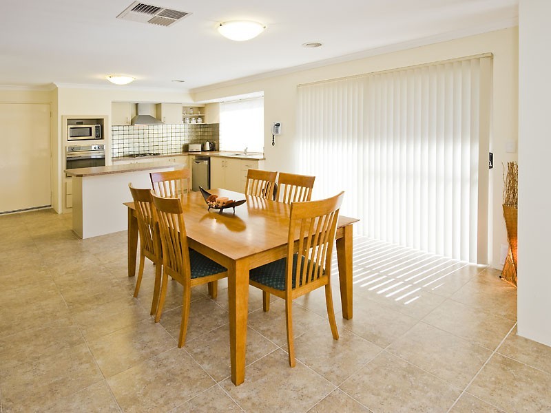 24 Tangier Parkway, Port Kennedy WA 6172