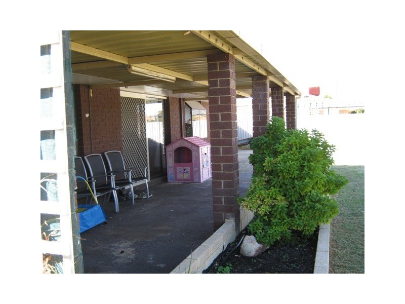 4 Westerly Way, Cooloongup WA 6168