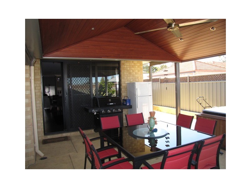 28 Wallingford Crescent, Wellard WA 6170