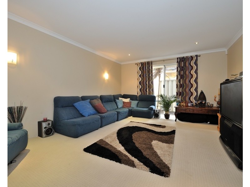 41  Arrowwood Loop, Secret Harbour WA 6173