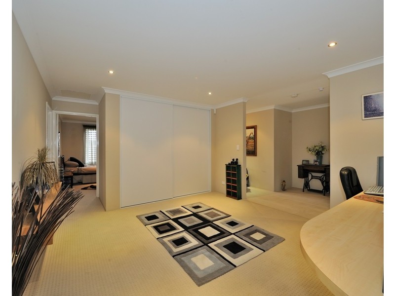 41  Arrowwood Loop, Secret Harbour WA 6173