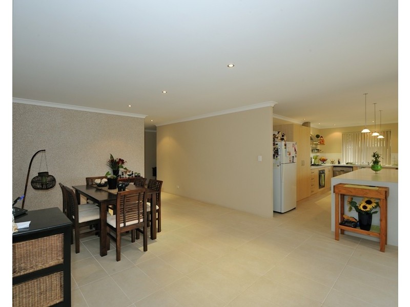 41  Arrowwood Loop, Secret Harbour WA 6173