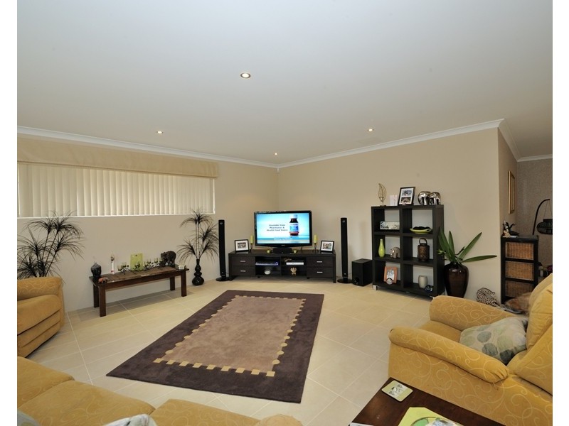 41  Arrowwood Loop, Secret Harbour WA 6173