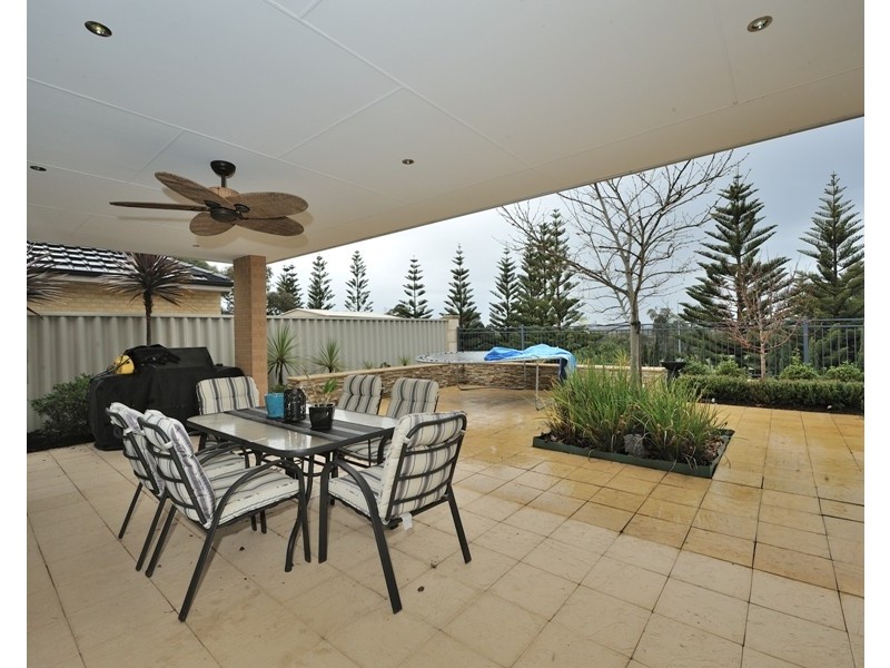 41  Arrowwood Loop, Secret Harbour WA 6173