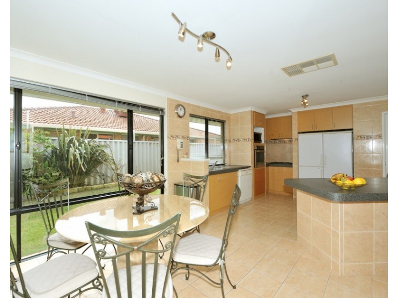 6 Gandesa Green, Port Kennedy WA 6172