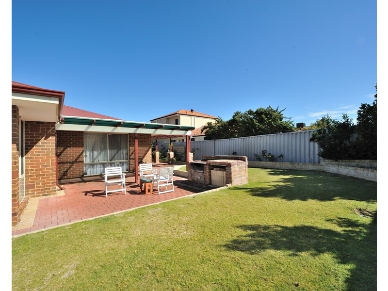 26 Morfontaine Pde, Port Kennedy WA 6172