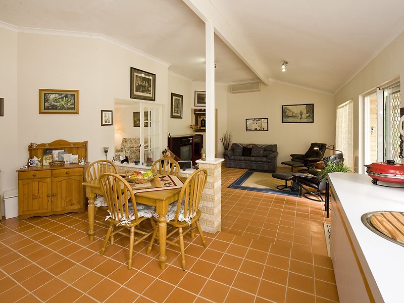 12 Carpenter Retreat, Wellard WA 6170