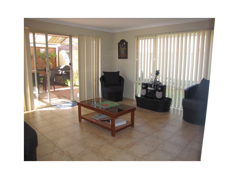 33 Boyle Avenue, Rockingham WA 6168