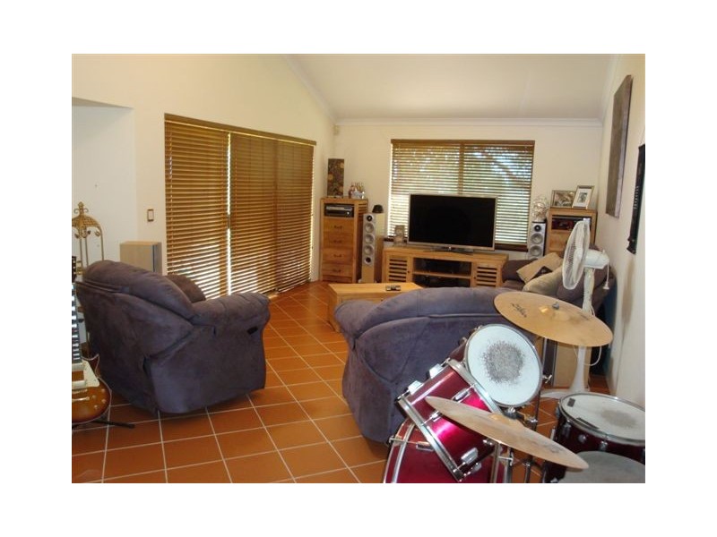 303 Holmes Street, Southern River WA 6110