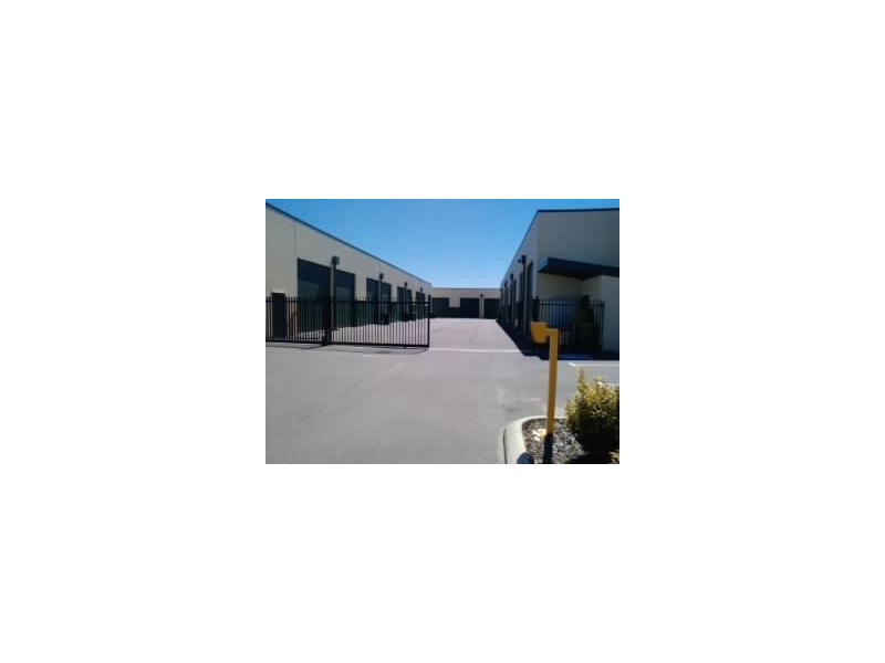 8/14 Tesla Road, Rockingham WA 6168