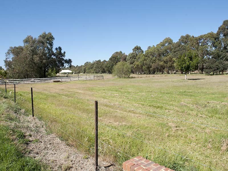44 Jennie Pl, North Dandalup WA 6207