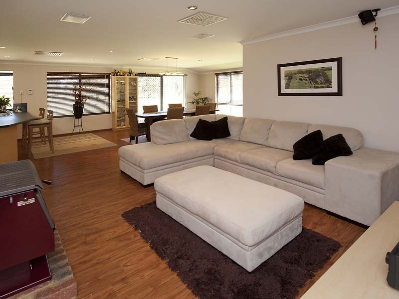 44 Jennie Pl, North Dandalup WA 6207