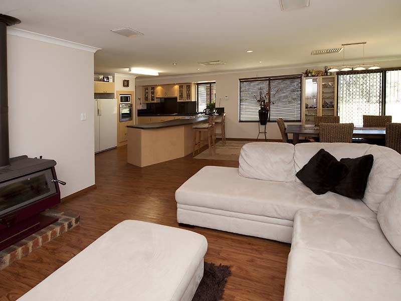 44 Jennie Pl, North Dandalup WA 6207