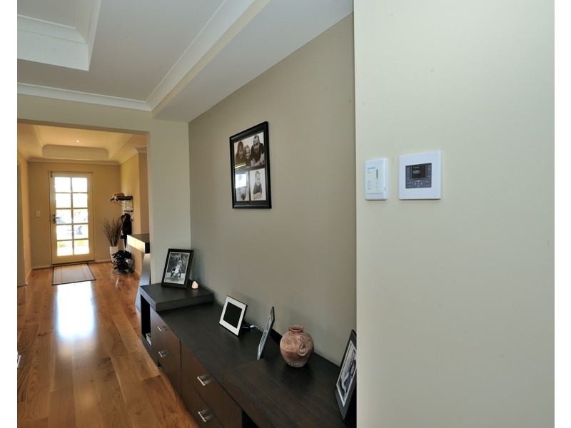 8 Oxenholme Way, Waikiki WA 6169