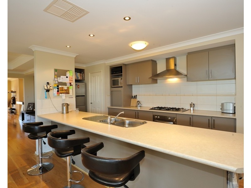 8 Oxenholme Way, Waikiki WA 6169