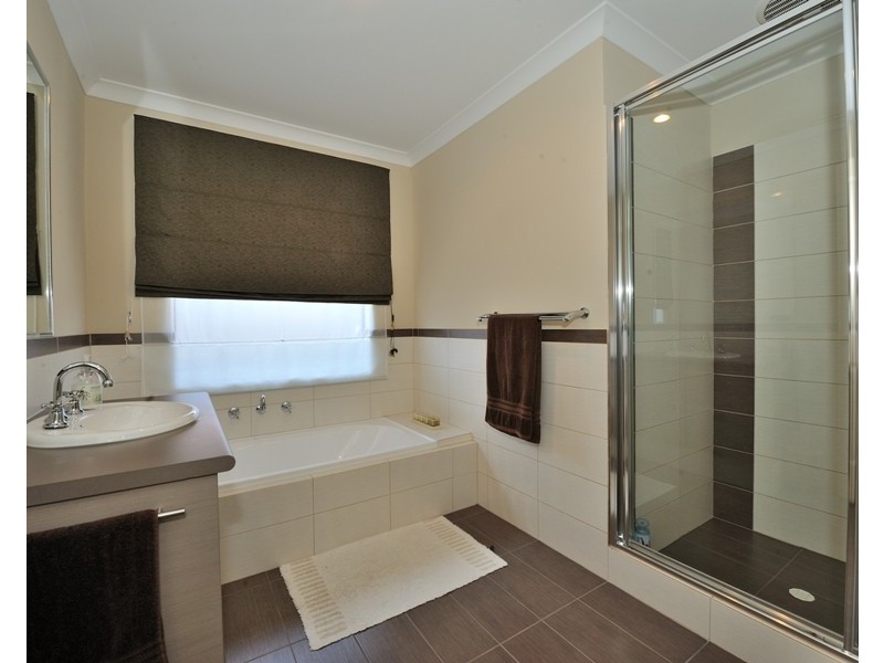 8 Oxenholme Way, Waikiki WA 6169