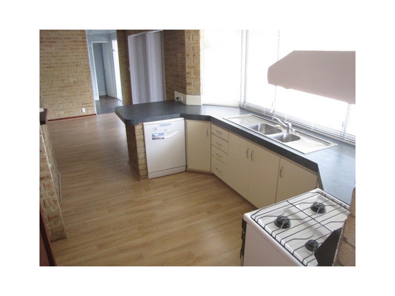 70 Cambridge Cres, Cooloongup WA 6168