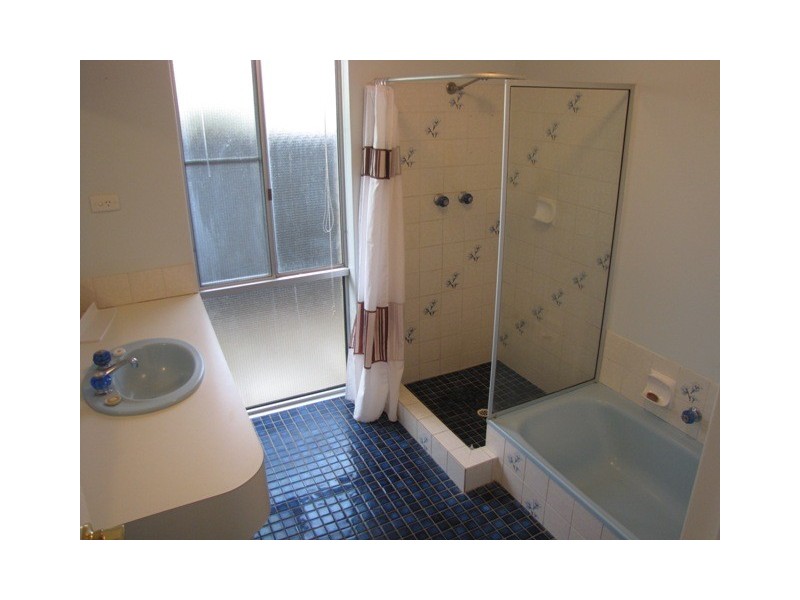 70 Cambridge Cres, Cooloongup WA 6168