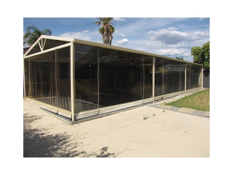 70 Cambridge Cres, Cooloongup WA 6168