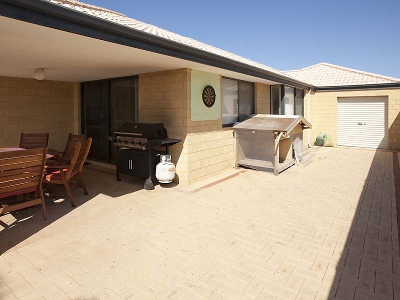 52 Highlander Parade, Rockingham WA 6168