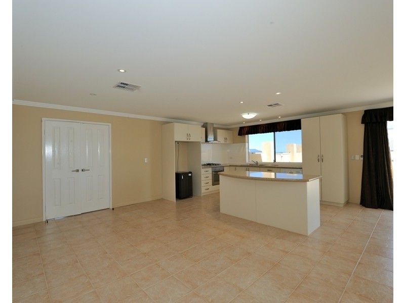 17 Lookout Vista, Singleton WA 6175