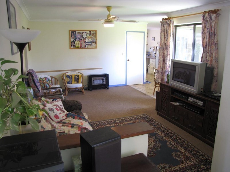 10 Woodlands Road, Golden Bay WA 6174